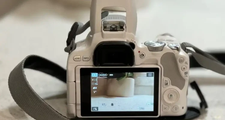 DSLR Murah dengan Spesifikasi Terbaik
