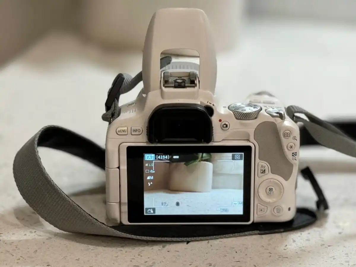 DSLR Murah dengan Spesifikasi Terbaik