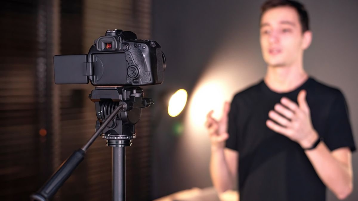 Kamera Vlogging Terbaik 2025 untuk YouTuber dan Content Creator