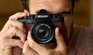 Nikon Zf, Kamera Retro Modern yang Jadi Incaran Fotografer Prosumer