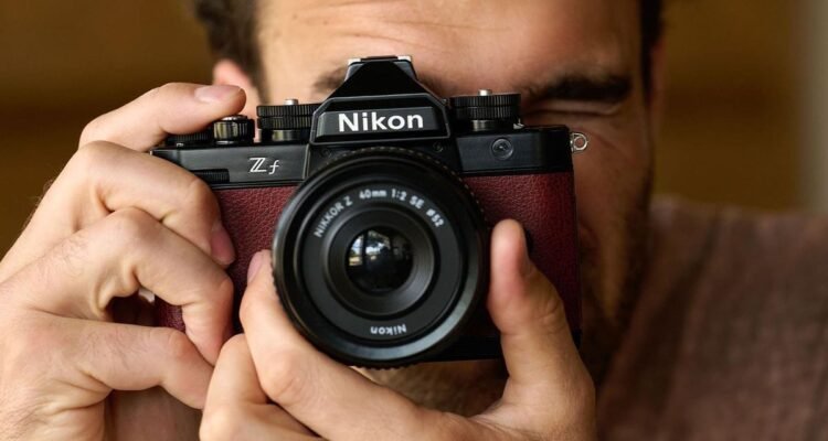Nikon Zf, Kamera Retro Modern yang Jadi Incaran Fotografer Prosumer