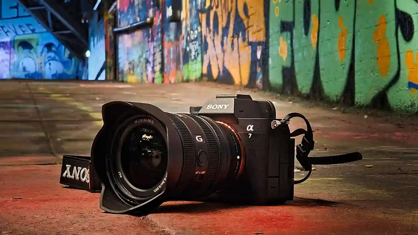 Sony Alpha 7 V Melesat, Kamera Hybrid 33 MP dengan Rekaman 4K 120p
